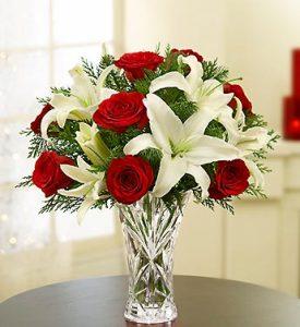 Lenox Crystal Vase Holiday Arrangement – MAGNOLIA'S FLOWER SHOP INC, Garden City MI