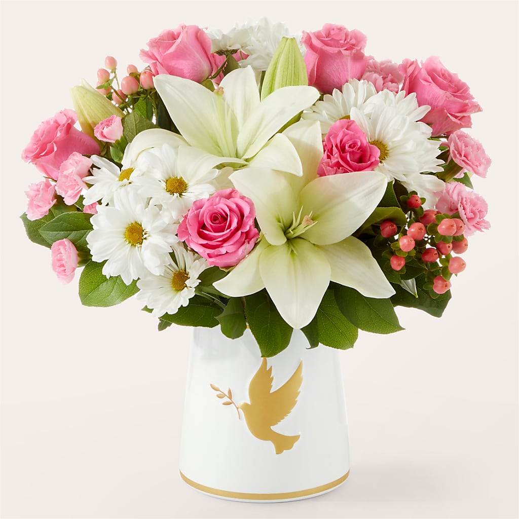 Whispers of Comfort Bouquet – MAGNOLIA'S FLOWER SHOP INC, Garden City MI