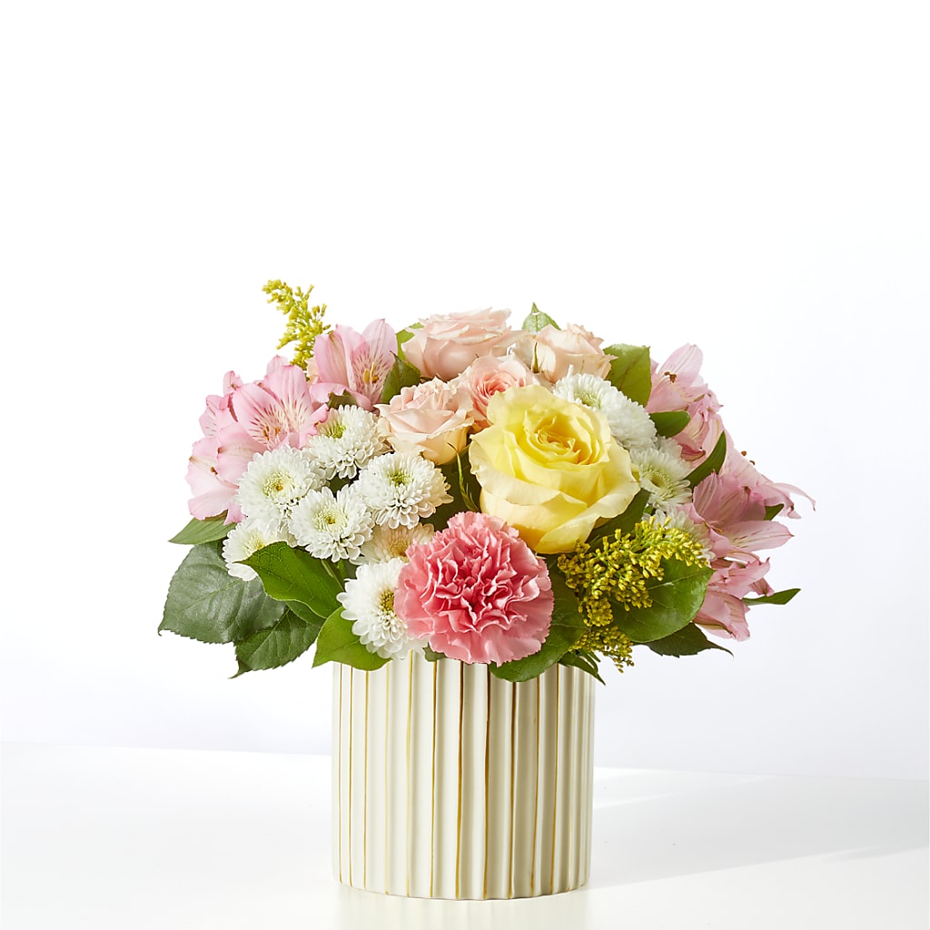 Watercolors Bouquet – MAGNOLIA'S FLOWER SHOP INC, Garden City MI