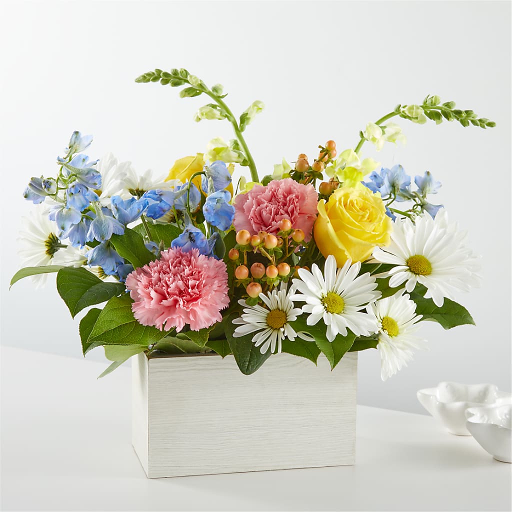 Sun Salutation Box Bouquet – MAGNOLIA'S FLOWER SHOP INC, Garden City MI