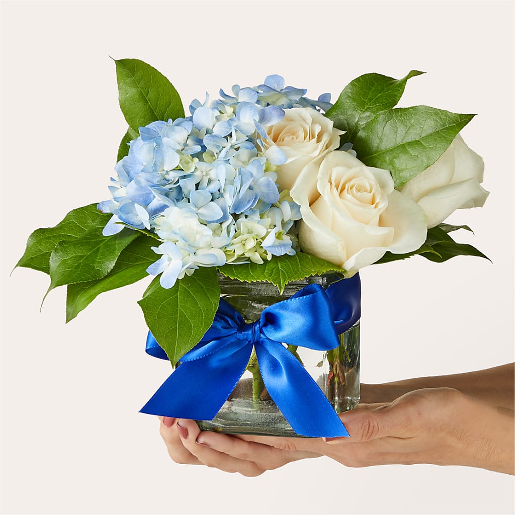 Sky Blue Delight Bouquet – MAGNOLIA'S FLOWER SHOP INC, Garden City MI