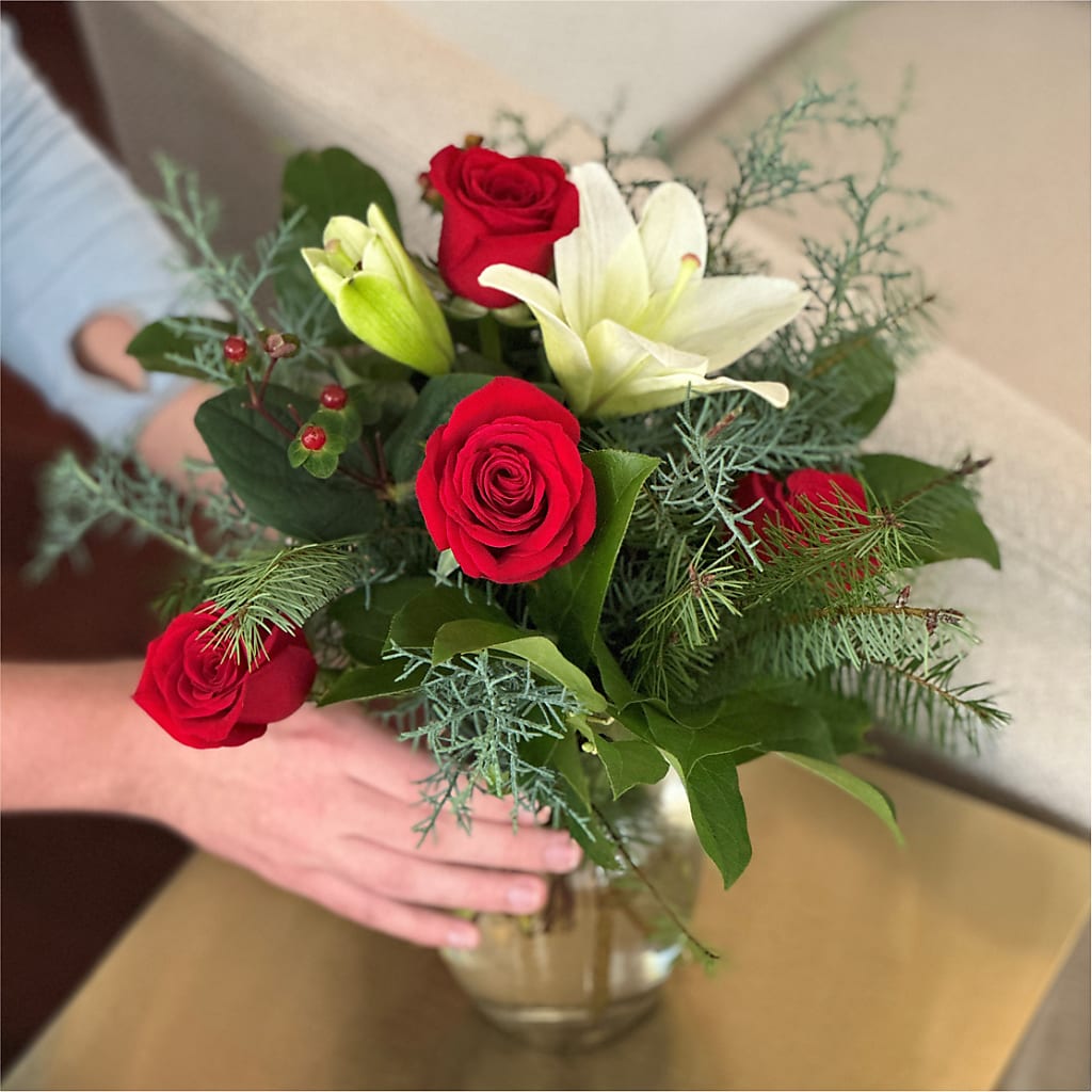 Glittering Lights Bouquet – MAGNOLIA'S FLOWER SHOP INC, Garden City MI
