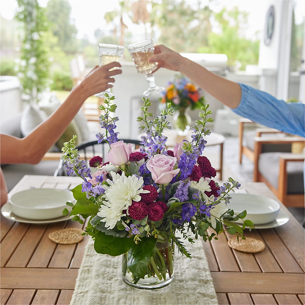 Violet Frost Bouquet – MAGNOLIA'S FLOWER SHOP INC, Garden City MI