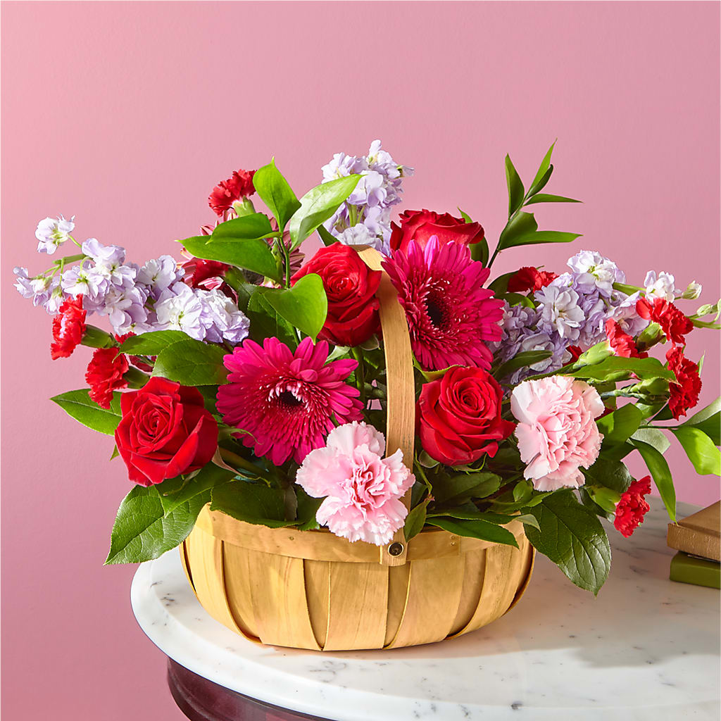Pink Picnic Basket – MAGNOLIA'S FLOWER SHOP INC, Garden City MI