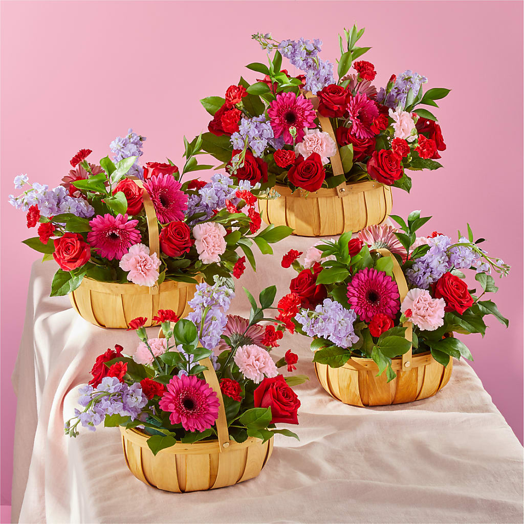 Pink Picnic Basket – MAGNOLIA'S FLOWER SHOP INC, Garden City MI