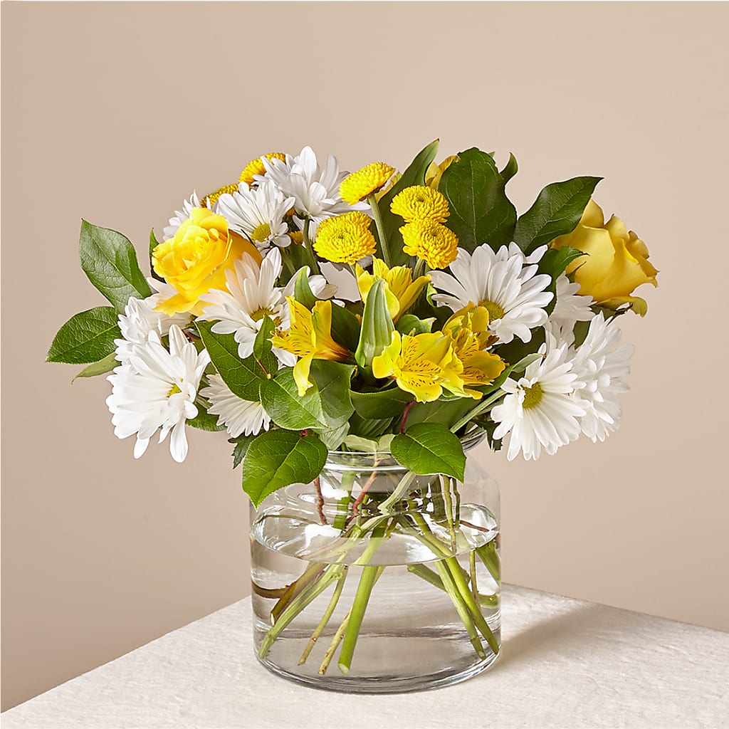 Sunny Sentiments Bouquet – MAGNOLIA'S FLOWER SHOP INC, Garden City MI