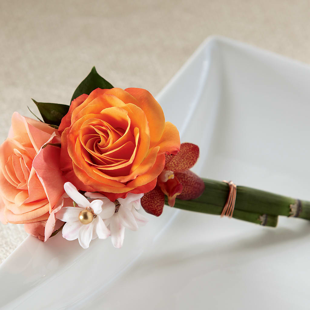 Sunset Dream Boutonniere – MAGNOLIA'S FLOWER SHOP INC, Garden City MI