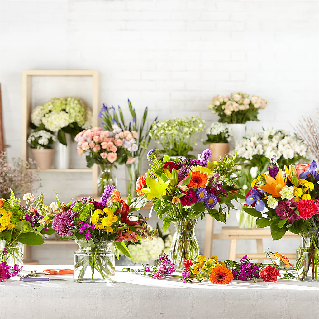 Bold & Bright – A Florist Original – MAGNOLIA'S FLOWER SHOP INC, Garden City MI