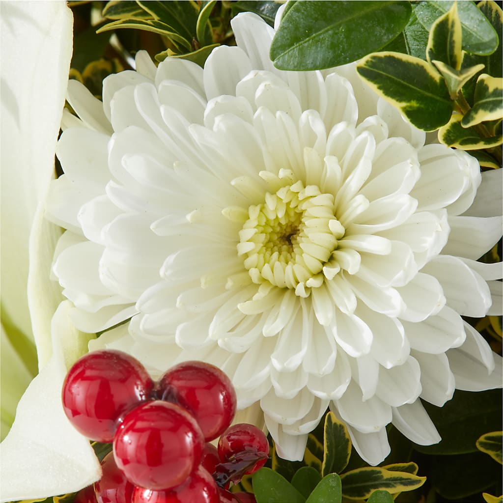 Festive Moments Tree – MAGNOLIA'S FLOWER SHOP INC, Garden City MI