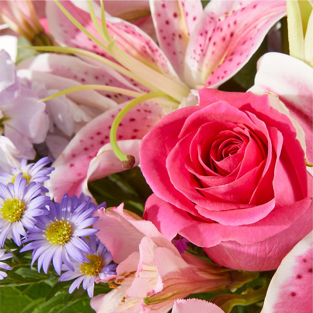 Pressing Petals Bouquet – MAGNOLIA'S FLOWER SHOP INC, Garden City MI