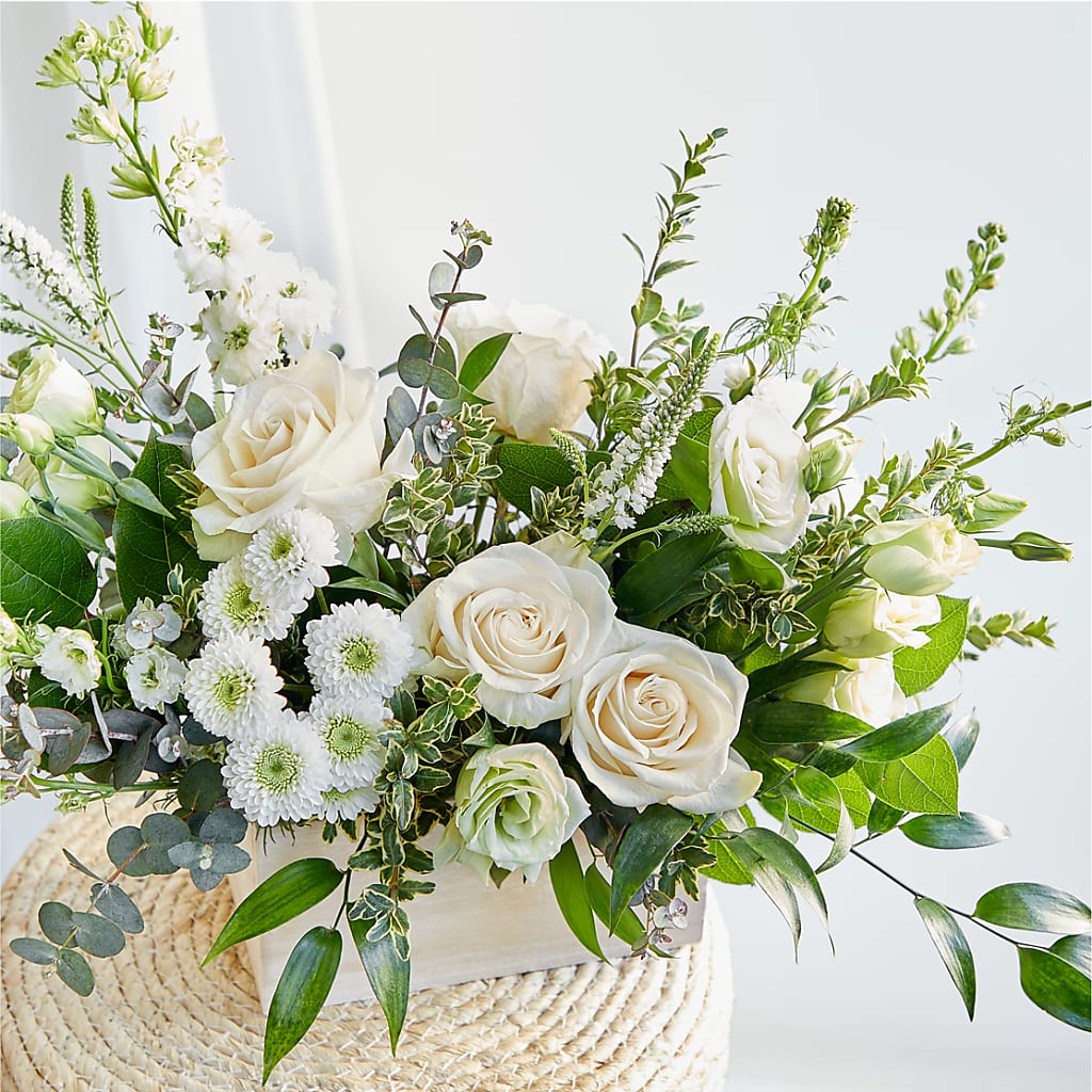 Cashmere Bouquet – MAGNOLIA'S FLOWER SHOP INC, Garden City MI