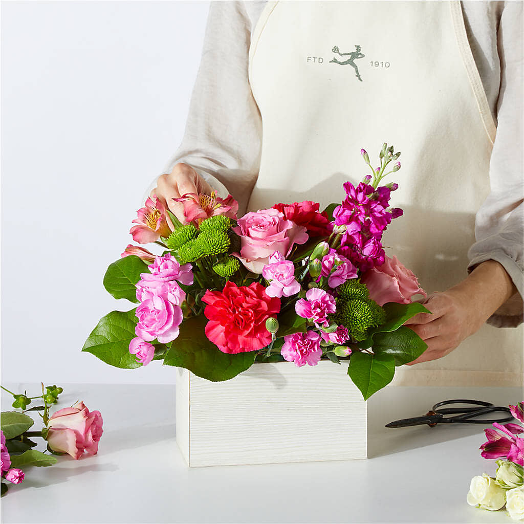 Sweetberry Box – A Florist Original – MAGNOLIA'S FLOWER SHOP INC, Garden City MI