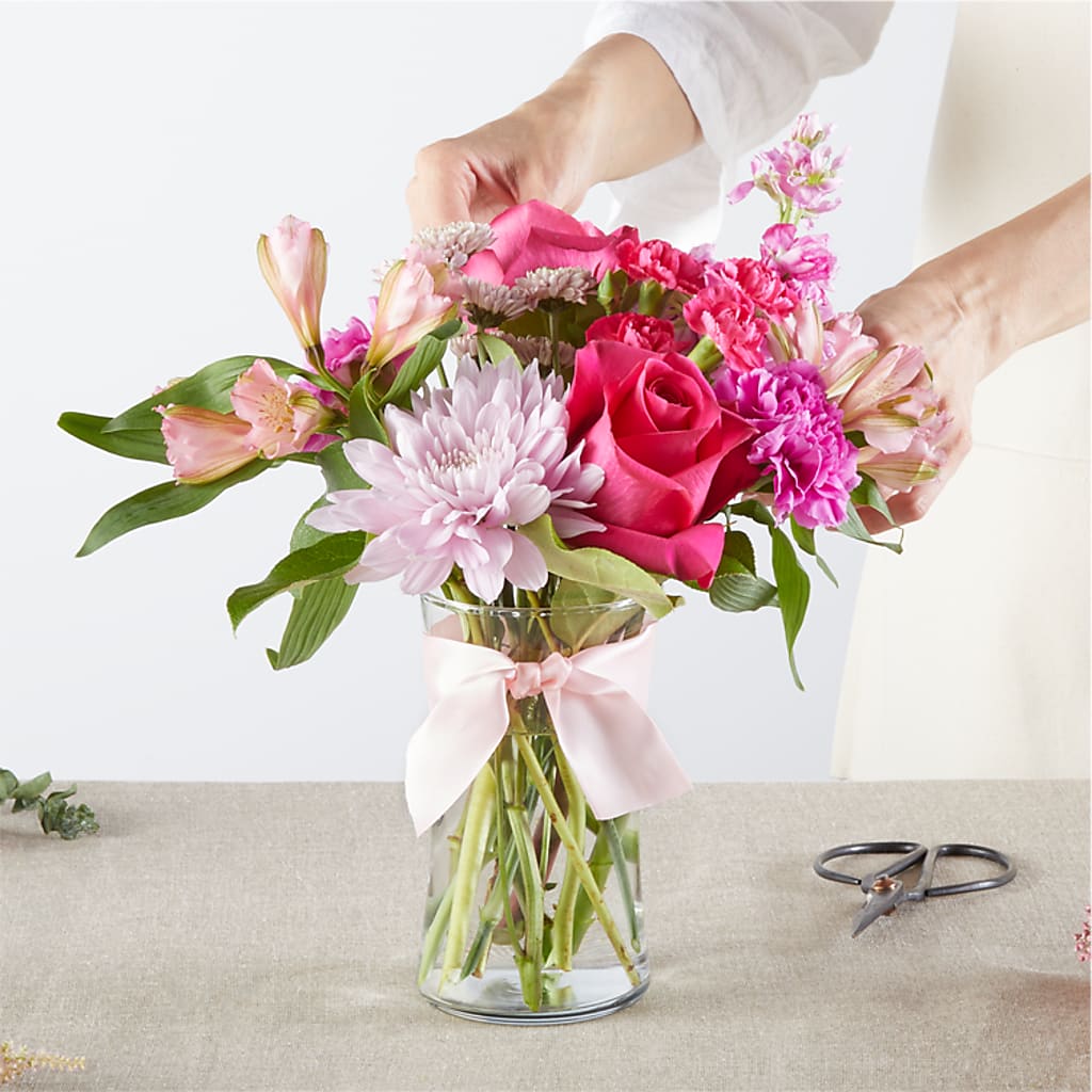 Pink Ribbon - A Florist Original – MAGNOLIA'S FLOWER SHOP INC, Garden City MI