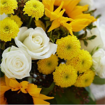 Luminous Morning Bouquet – MAGNOLIA'S FLOWER SHOP INC, Garden City MI