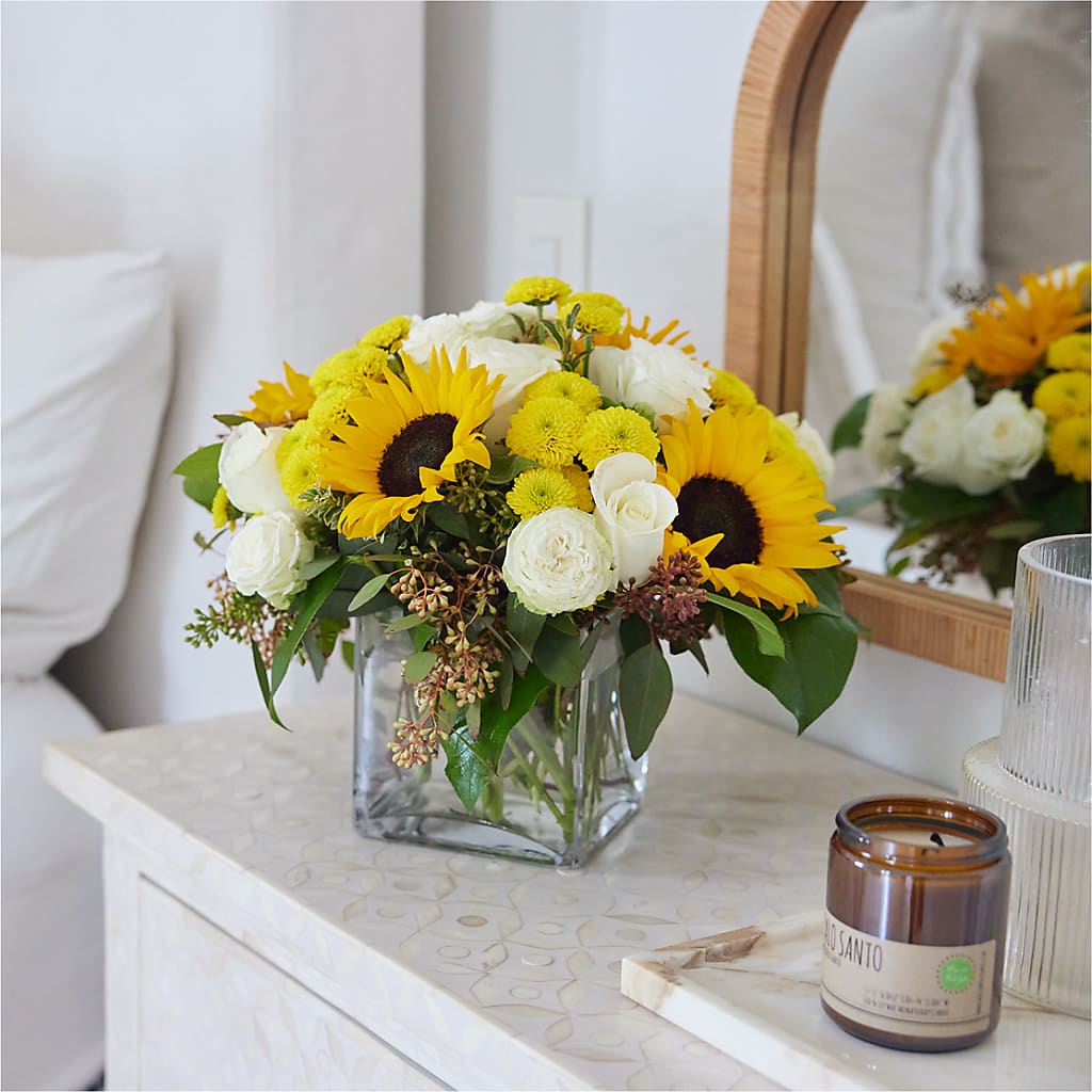 Luminous Morning Bouquet – MAGNOLIA'S FLOWER SHOP INC, Garden City MI
