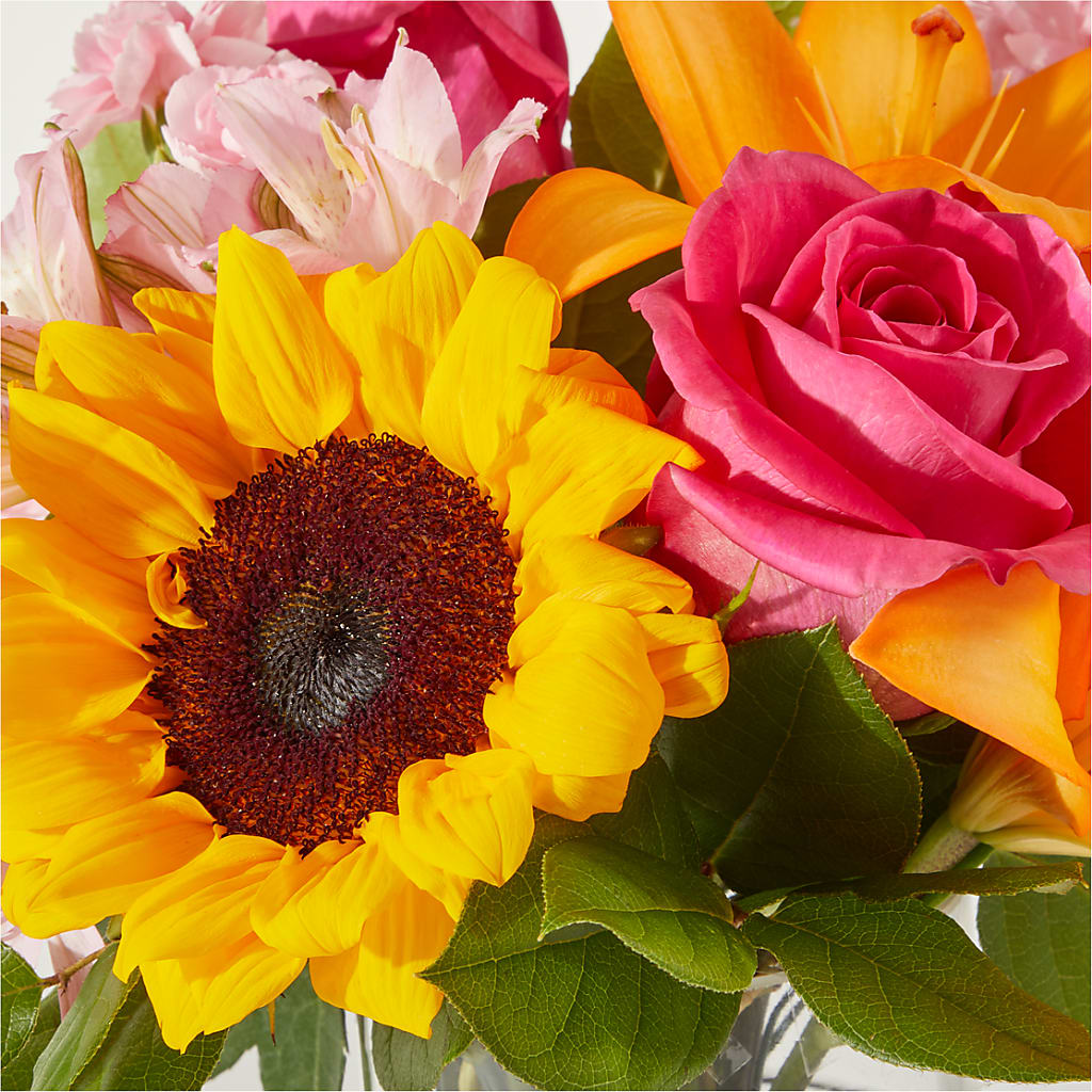 In Full Swing Bouquet – MAGNOLIA'S FLOWER SHOP INC, Garden City MI