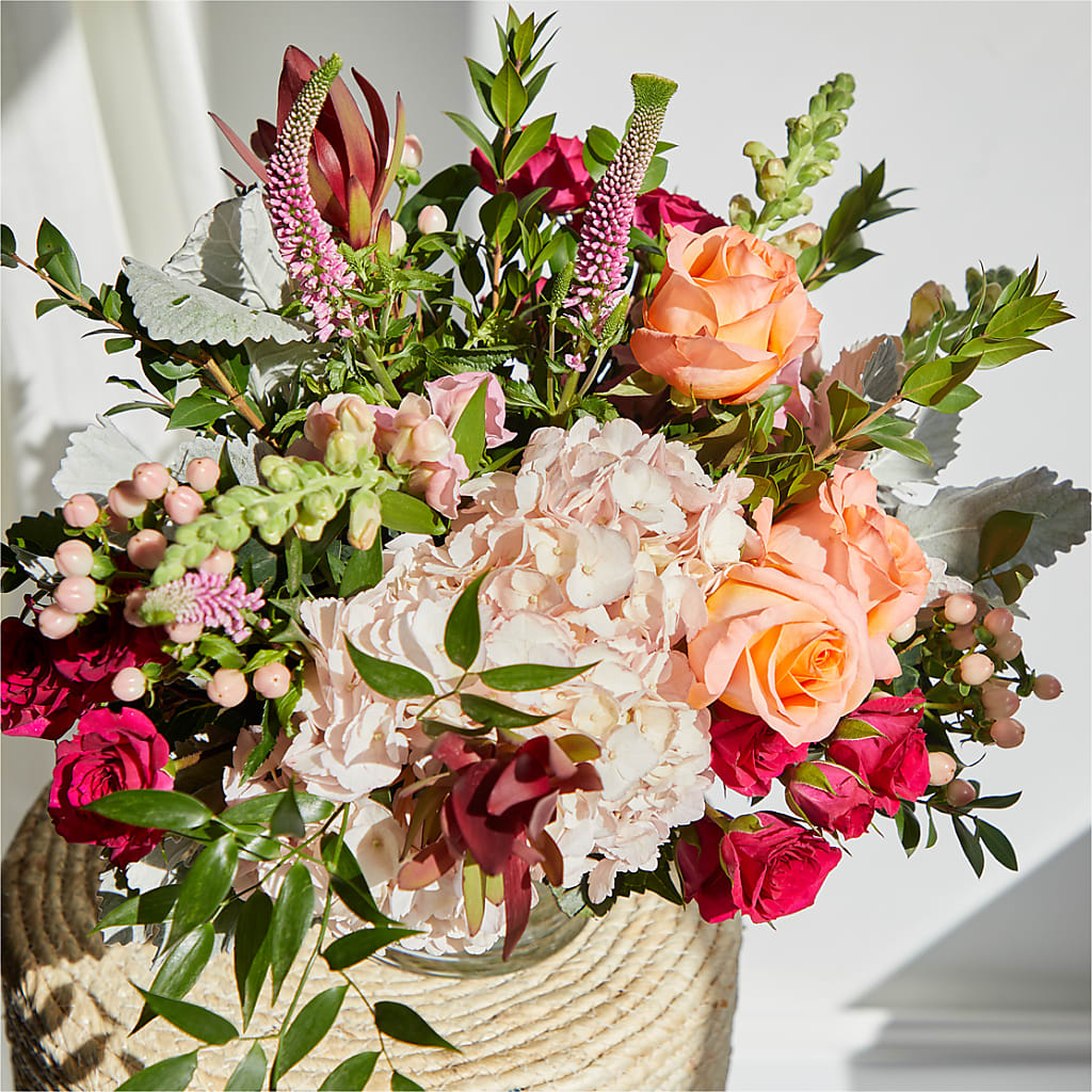 Glitz & Glam Bouquet – MAGNOLIA'S FLOWER SHOP INC, Garden City MI
