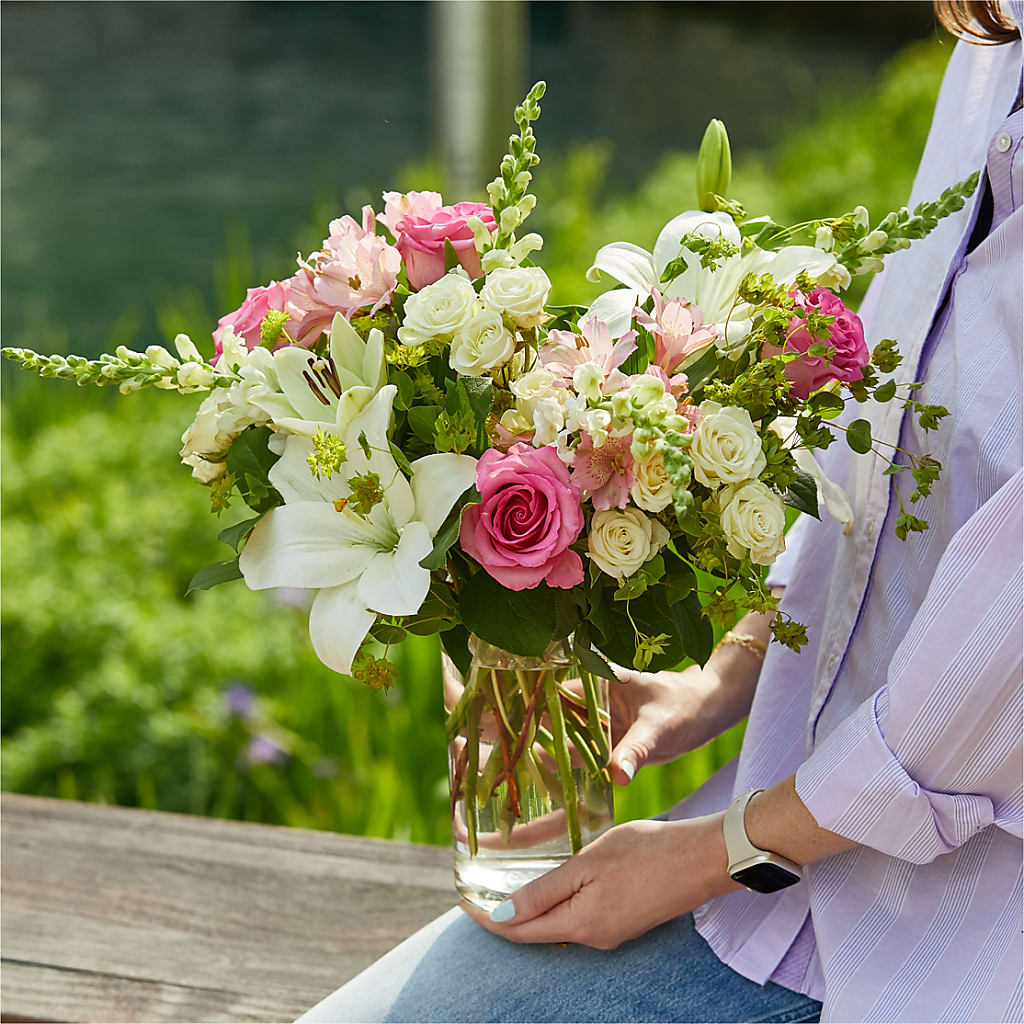 Fondly Bouquet – MAGNOLIA'S FLOWER SHOP INC, Garden City MI