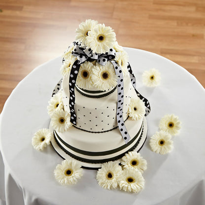 Simple Sophistication Cake Décor – MAGNOLIA'S FLOWER SHOP INC, Garden City MI