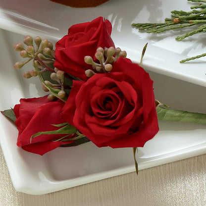 Red Spray Rose Boutonniere – MAGNOLIA'S FLOWER SHOP INC, Garden City MI