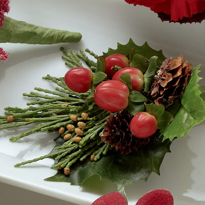 Red Berry Boutonniere – MAGNOLIA'S FLOWER SHOP INC, Garden City MI